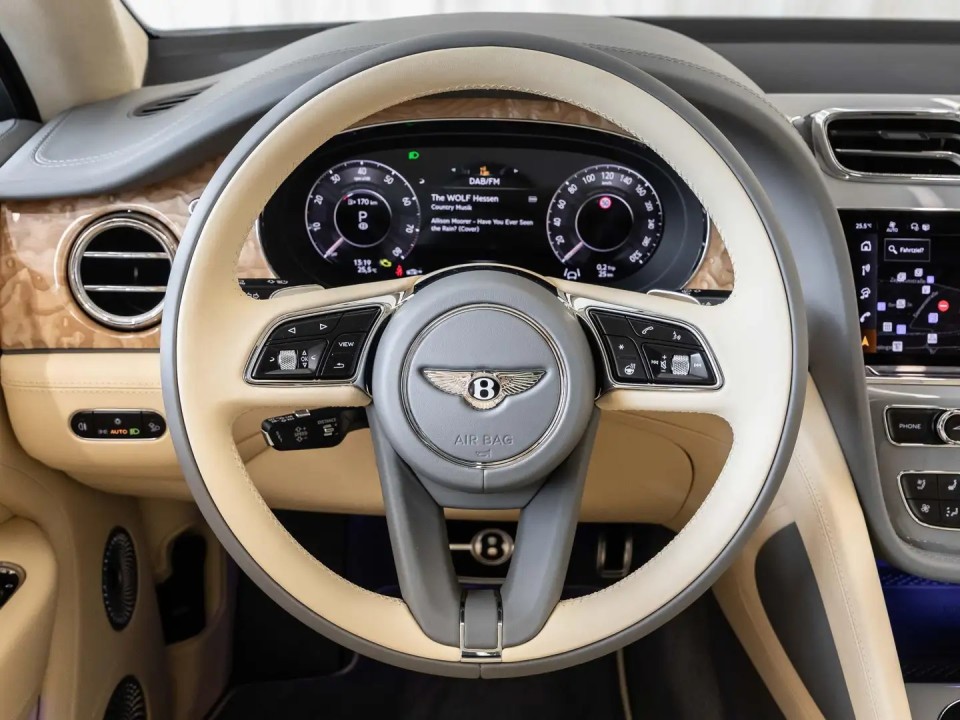 Bentley Bentayga Atelier Edition - foto 11