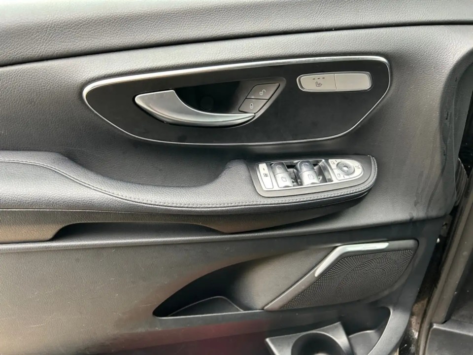 Mercedes-Benz V 300d 4MATIC - foto 11