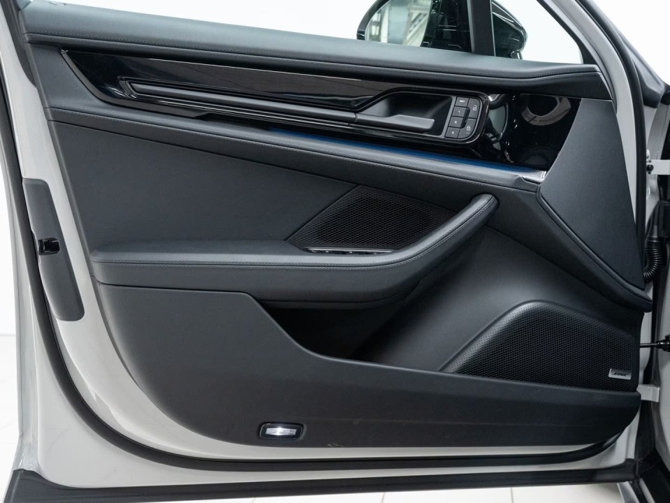 Porsche Panamera 4 E-Hybrid - foto 29