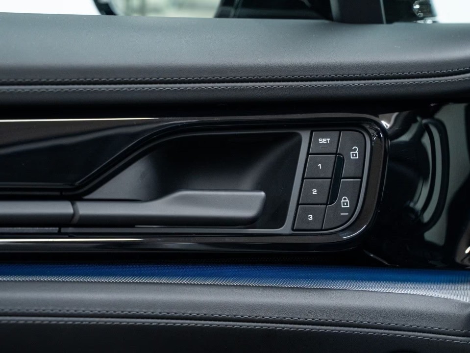 Porsche Panamera 4 E-Hybrid - foto 30