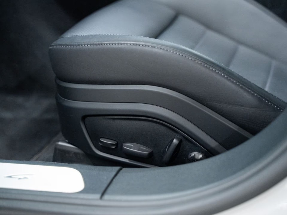 Porsche Panamera 4 E-Hybrid - foto 32