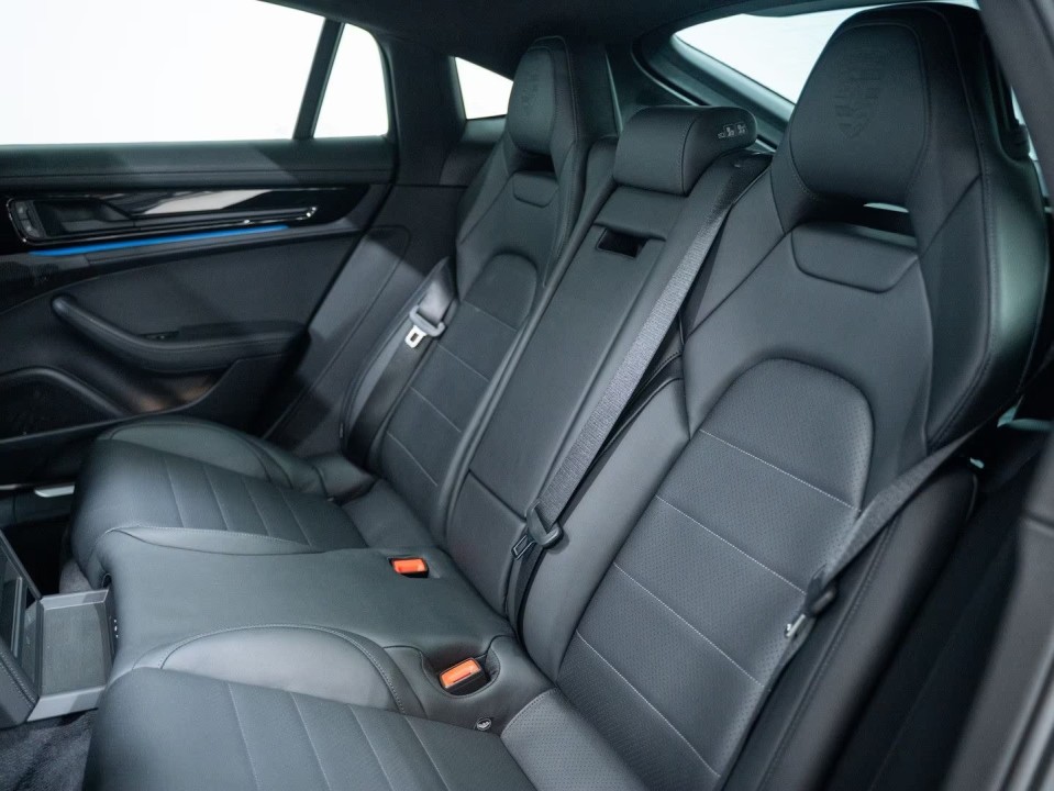 Porsche Panamera 4 E-Hybrid - foto 28