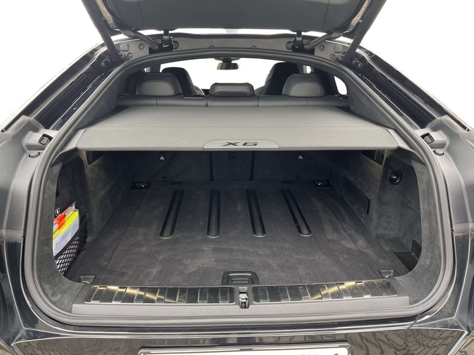 BMW X6 M Competition - foto 17