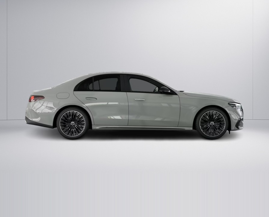 Mercedes-Benz E 220d 4MATIC AMG Line (2)