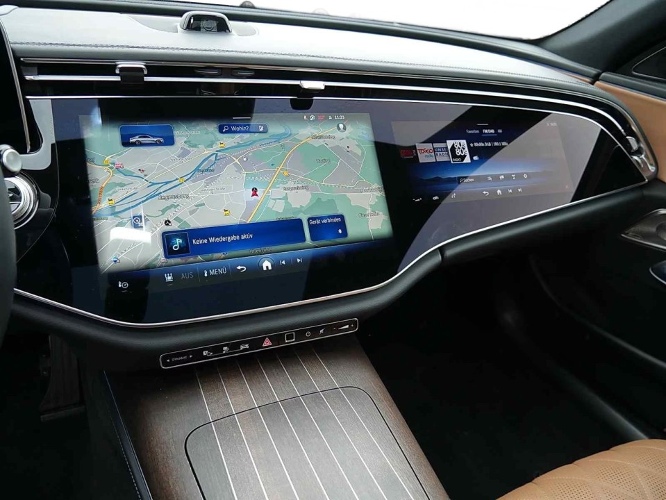 Mercedes-Benz E 300e - foto 9