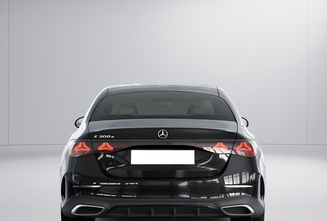 Mercedes-Benz E 300e AMG - foto 6