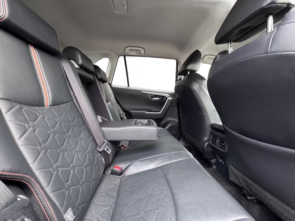 Toyota RAV4 - foto 11