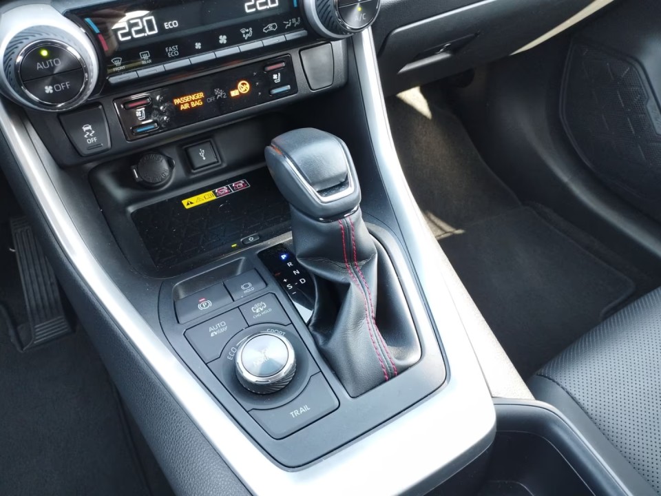 Toyota RAV4 - foto 14