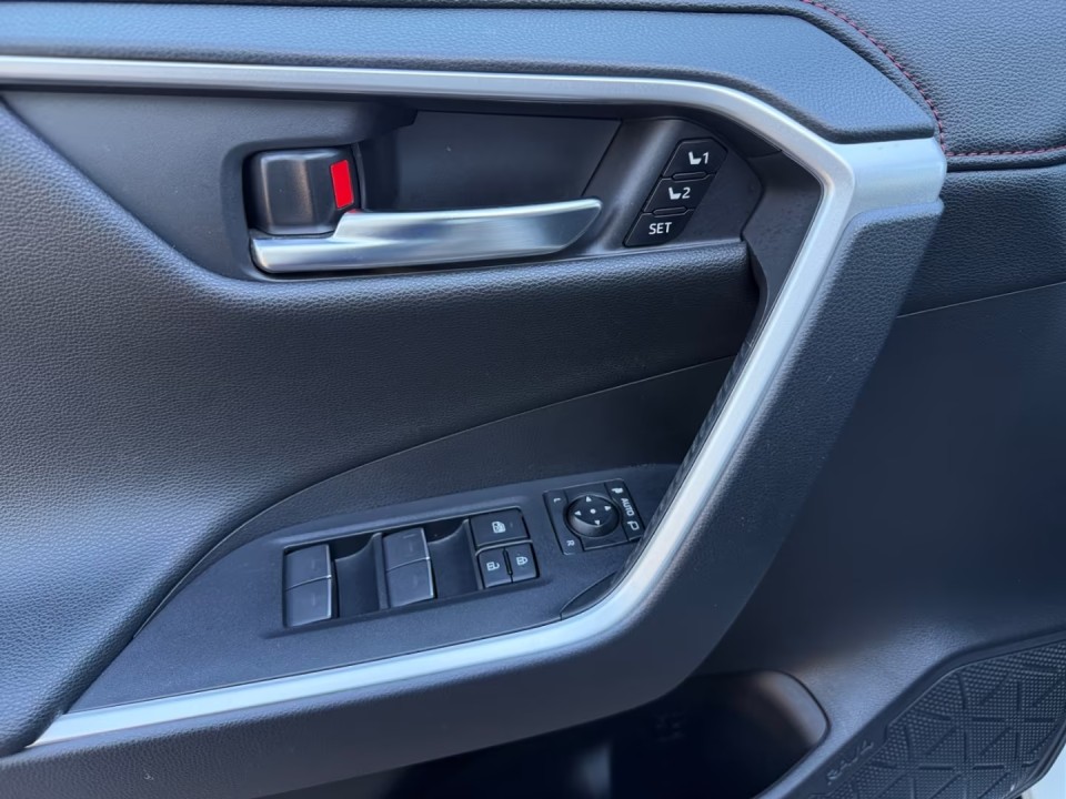 Toyota RAV4 - foto 20