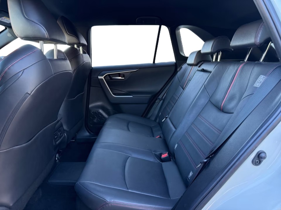 Toyota RAV4 - foto 10