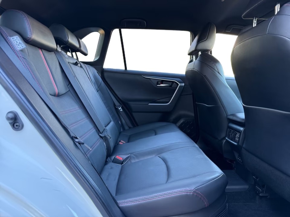 Toyota RAV4 - foto 11