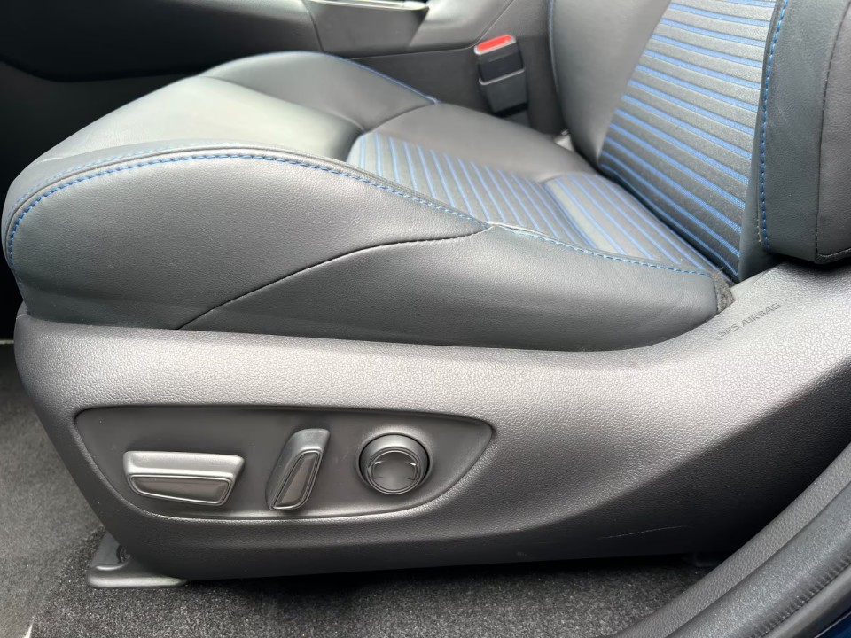 Toyota RAV4 - foto 18