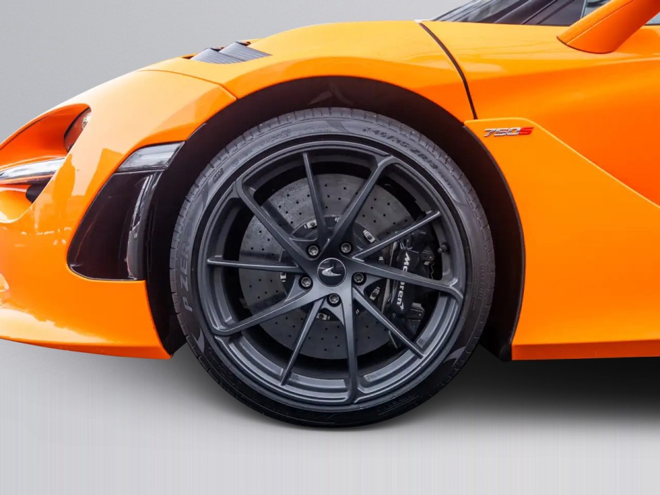 McLaren 750S Coupe - foto 23