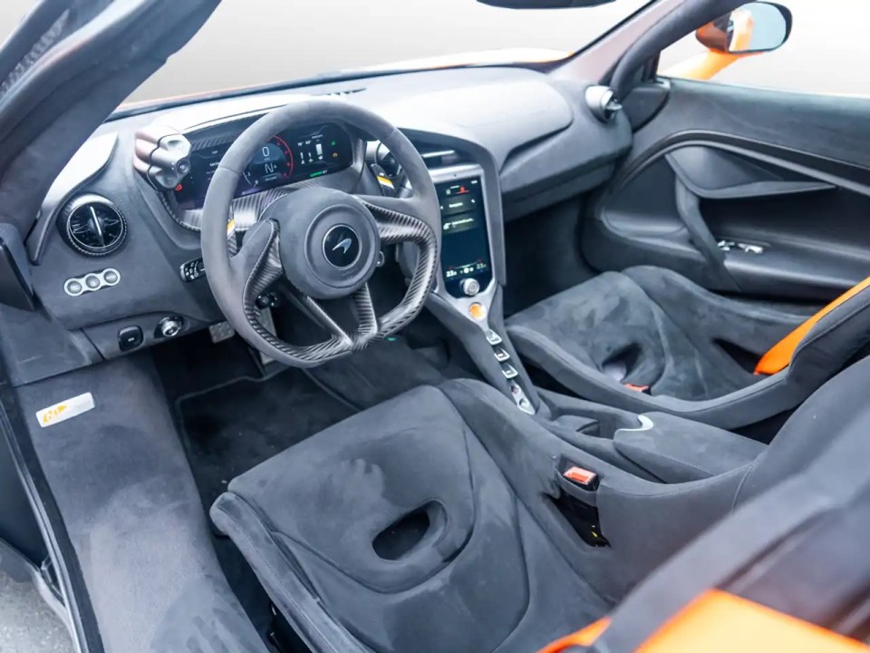 McLaren 750S Coupe - foto 8