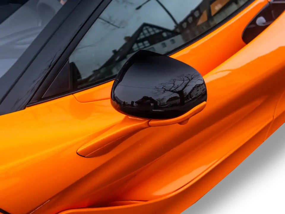 McLaren 750S Coupe - foto 17