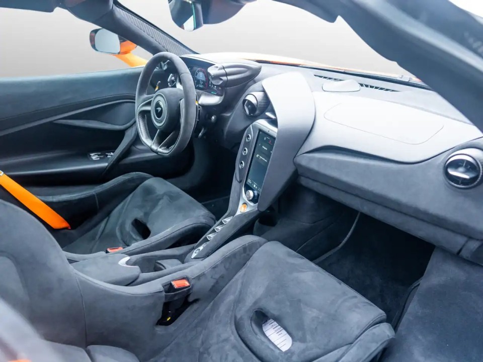 McLaren 750S Coupe - foto 9