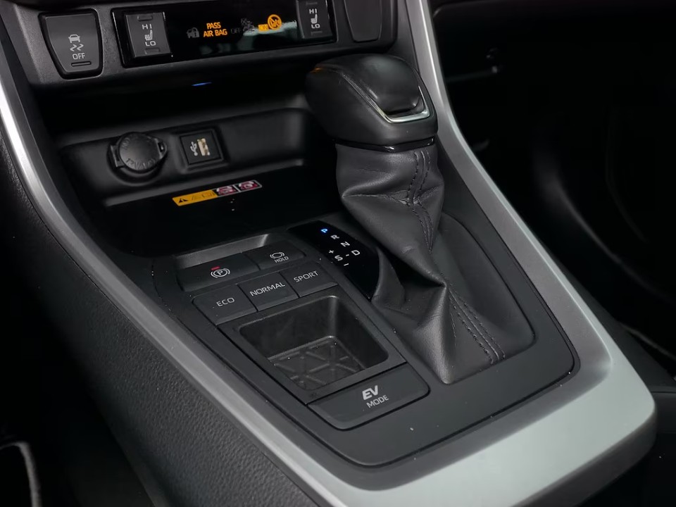 Toyota RAV4 - foto 19