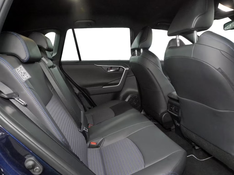 Toyota RAV4 - foto 6