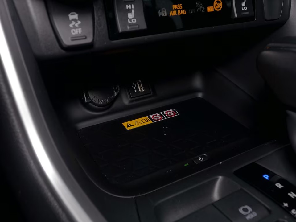 Toyota RAV4 - foto 17