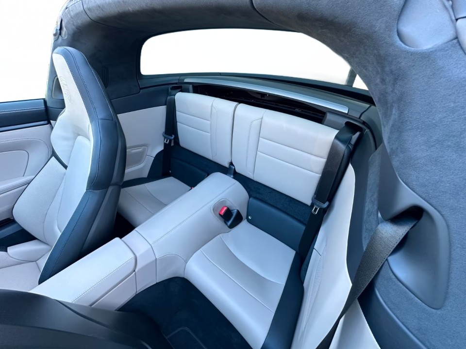 Porsche 911 Targa 4 GTS T-Hybrid - foto 18