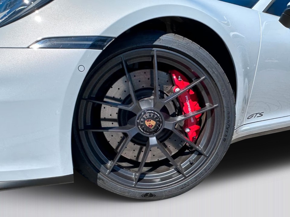 Porsche 911 Targa 4 GTS T-Hybrid - foto 31