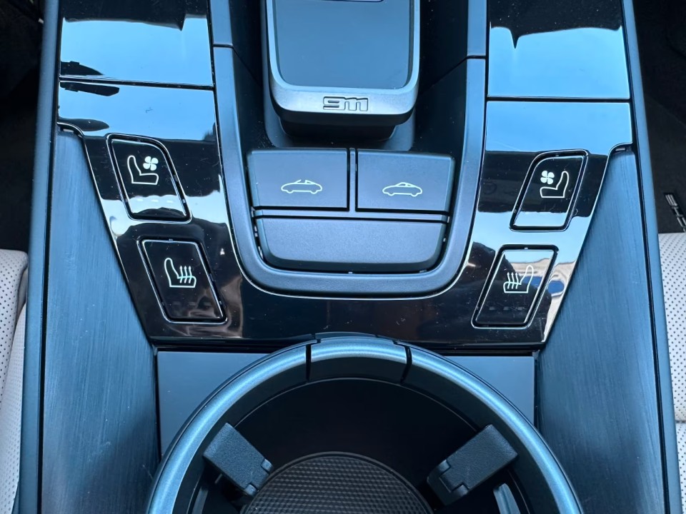 Porsche 911 Targa 4 GTS T-Hybrid - foto 26