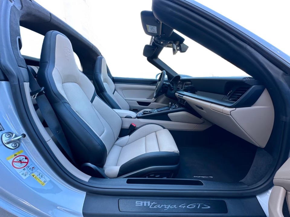 Porsche 911 Targa 4 GTS T-Hybrid - foto 17