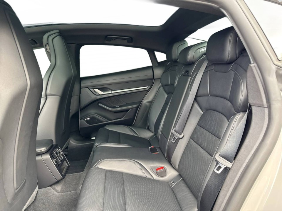 Porsche Taycan 4S - foto 8