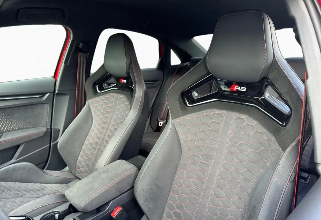 Audi RS3 Limousine - foto 11