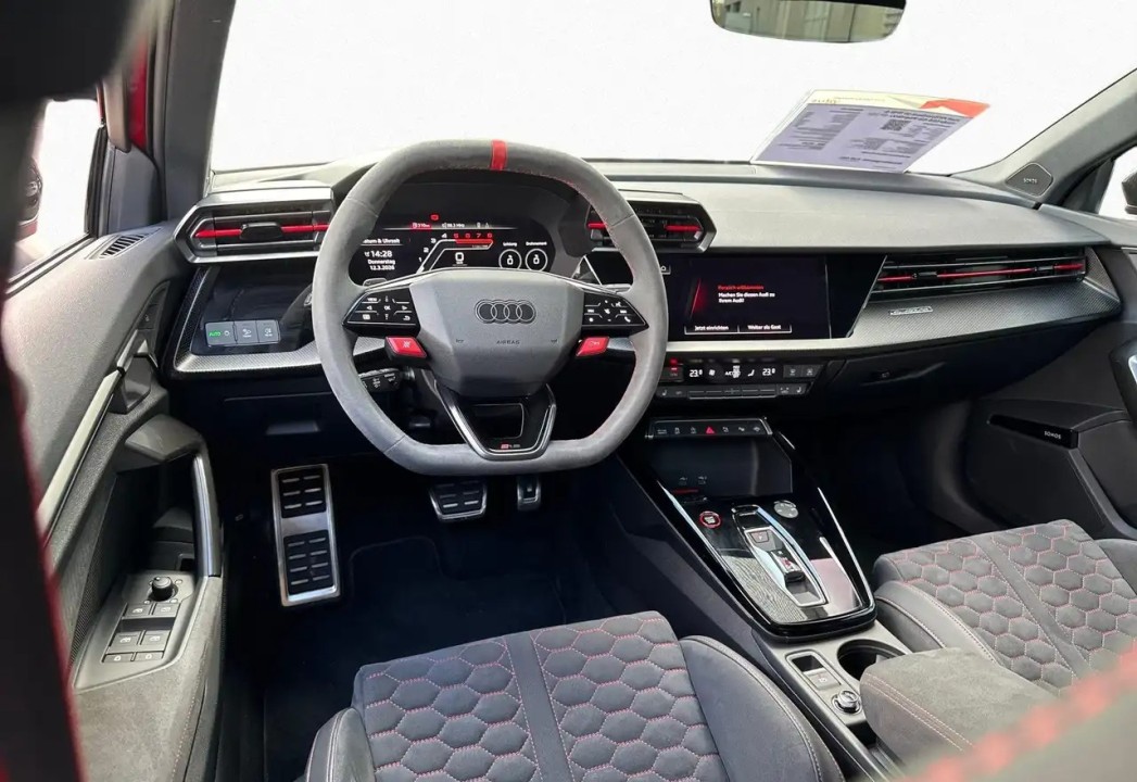 Audi RS3 Limousine - foto 12