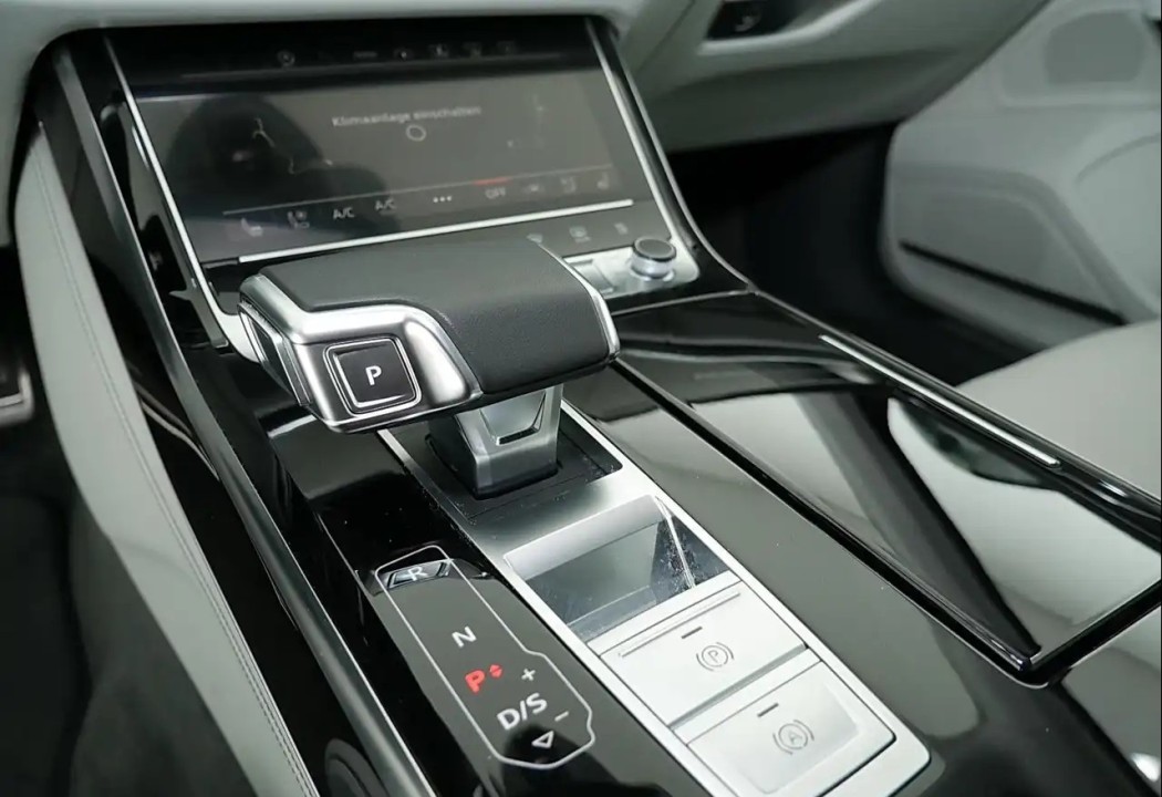 Audi S8 TFSI quattro - foto 11