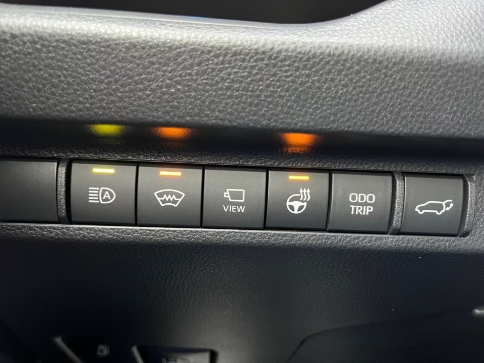 Toyota RAV4 - foto 17