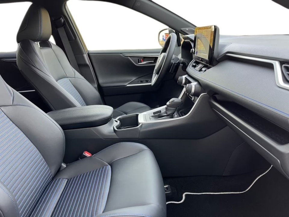 Toyota RAV4 - foto 11