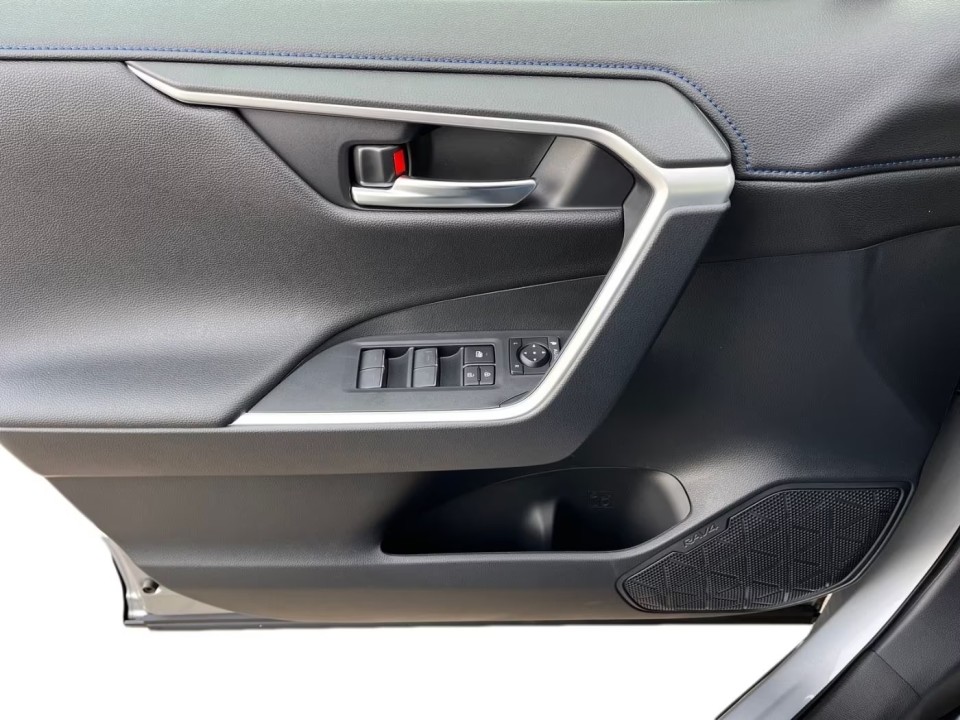 Toyota RAV4 - foto 22