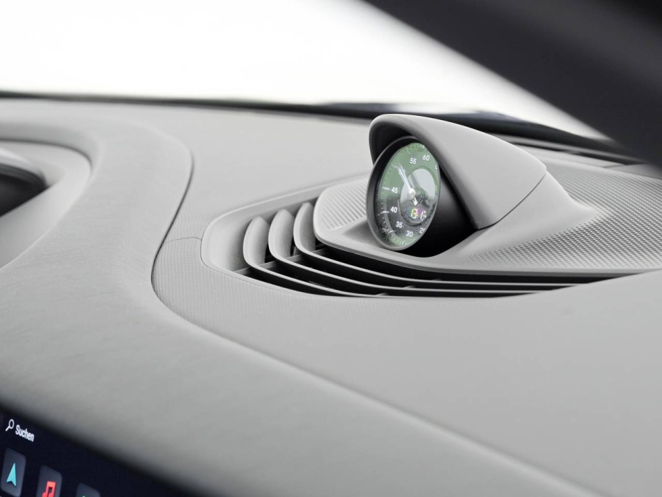 Porsche Taycan - foto 18