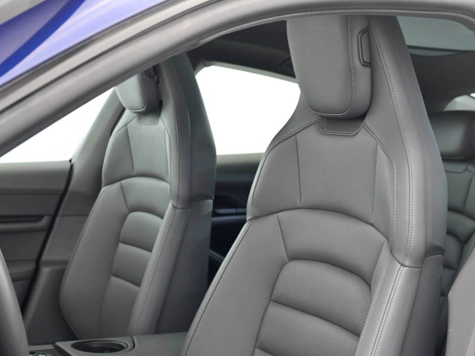 Porsche Taycan - foto 8