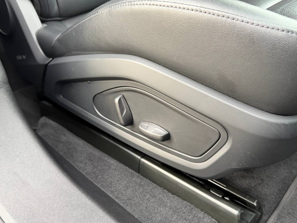 Porsche Taycan - foto 21