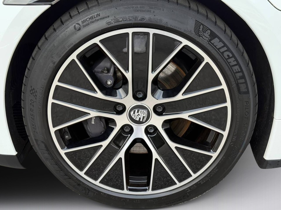 Porsche Taycan - foto 39