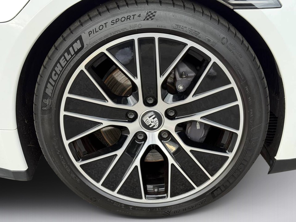 Porsche Taycan - foto 41