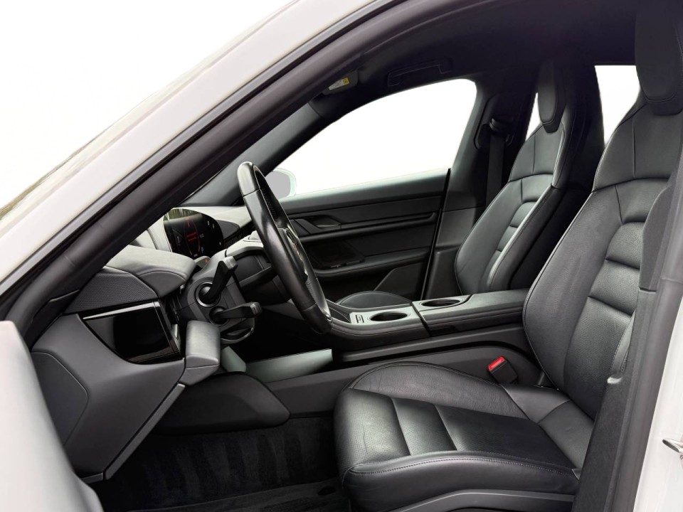 Porsche Taycan - foto 9