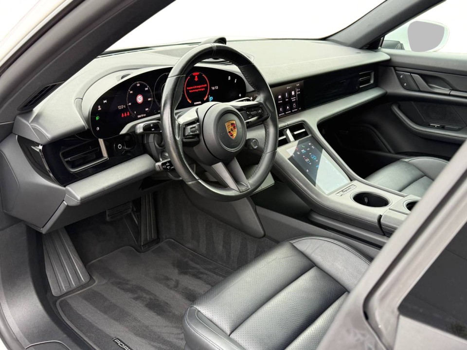 Porsche Taycan - foto 12