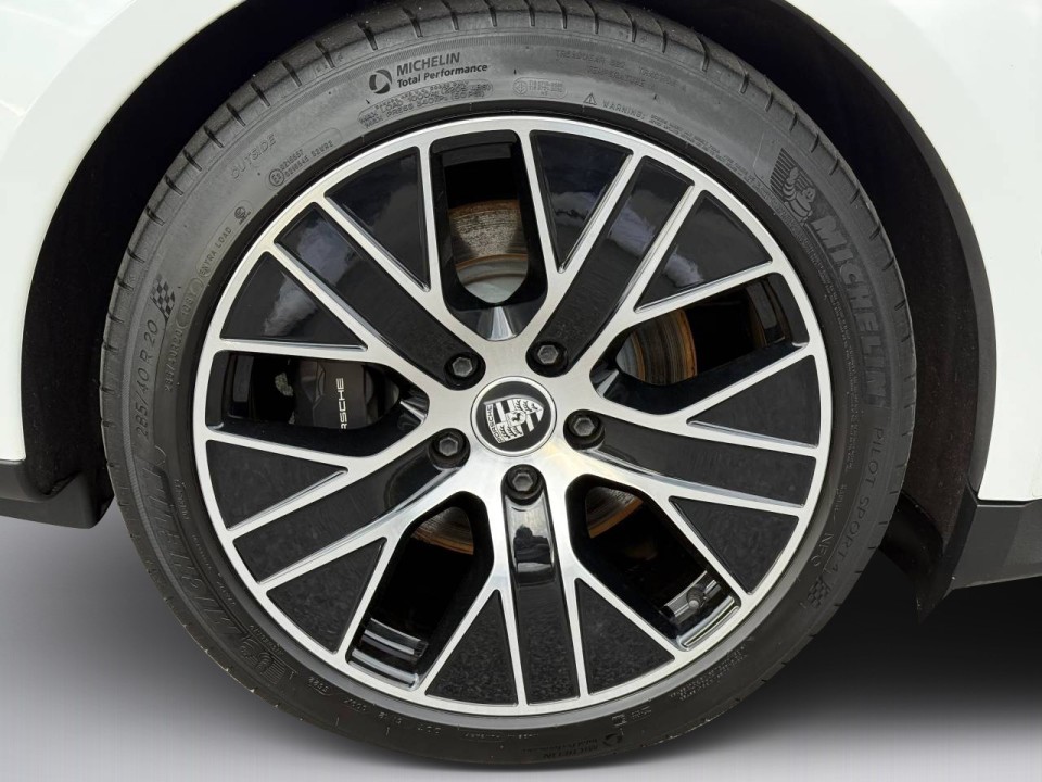 Porsche Taycan - foto 42