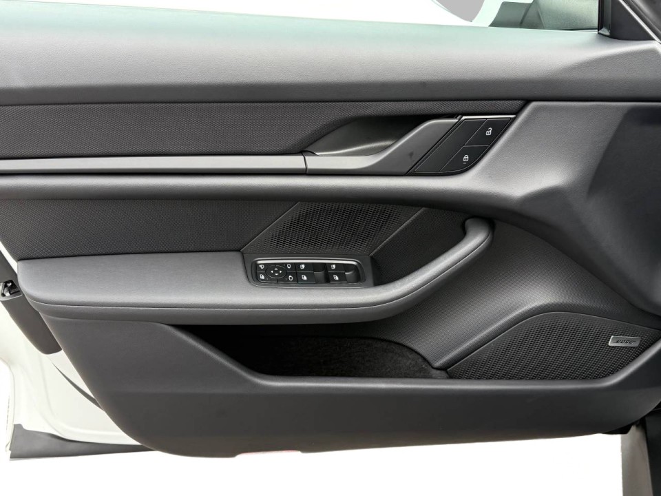 Porsche Taycan - foto 32