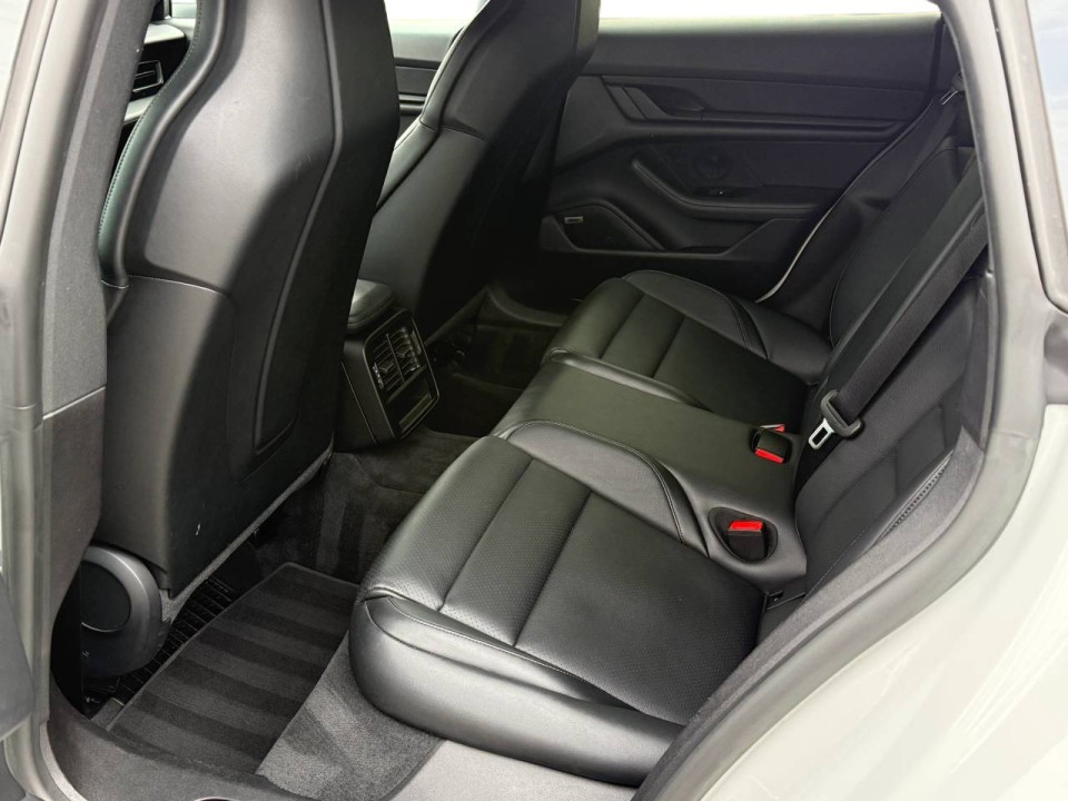 Porsche Taycan - foto 10