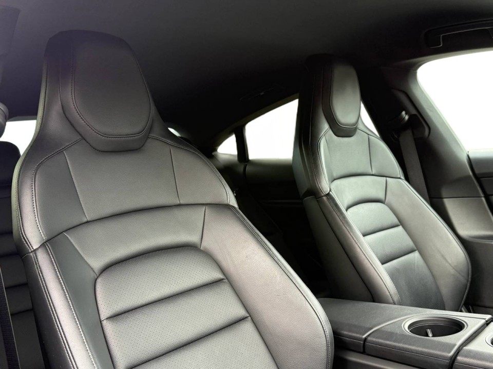 Porsche Taycan - foto 11