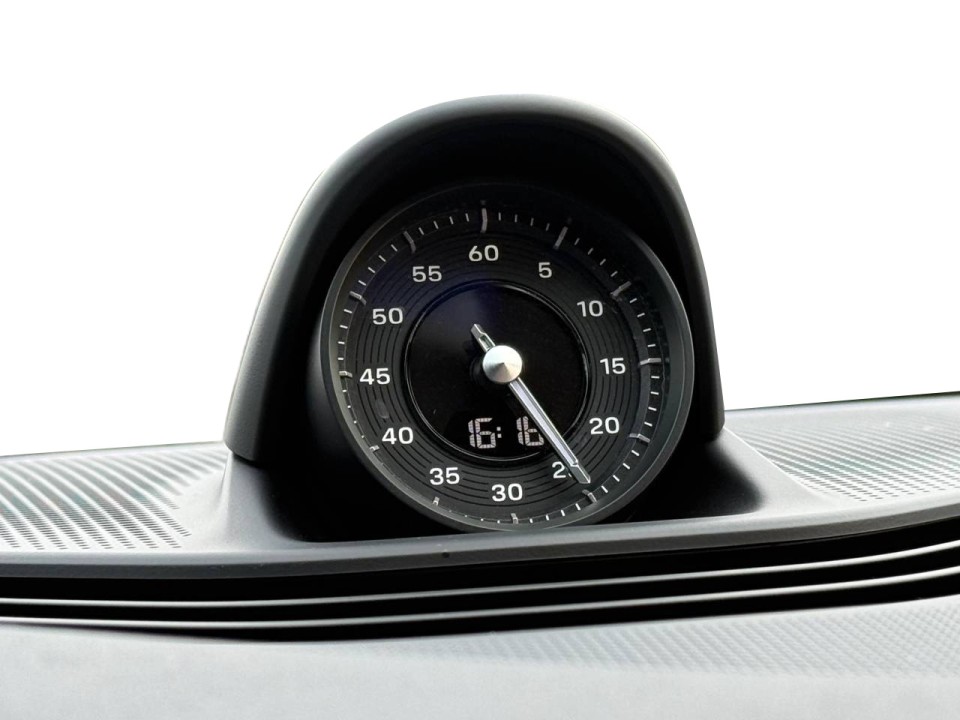 Porsche Taycan - foto 26