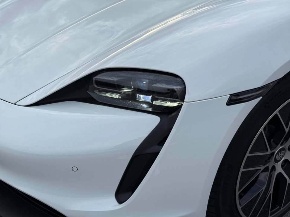 Porsche Taycan - foto 37