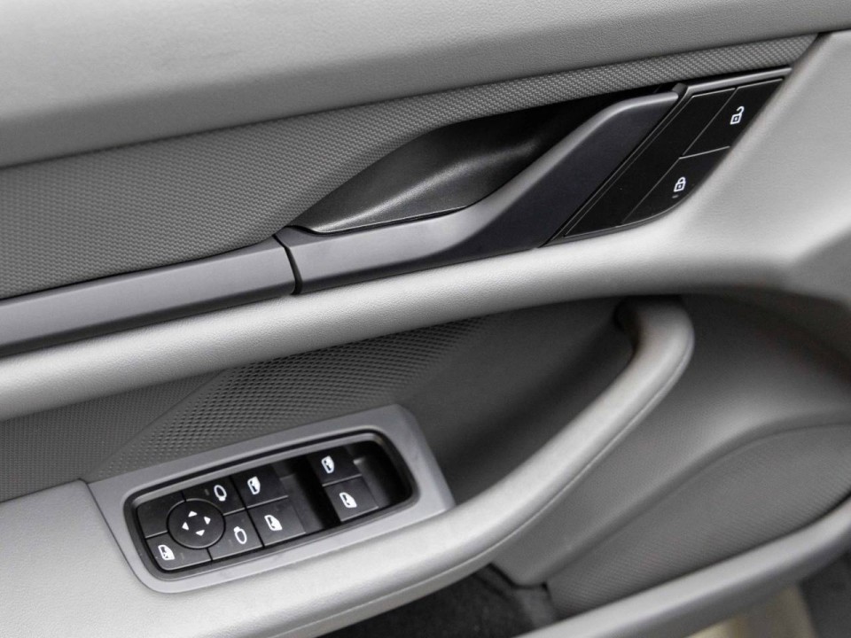 Porsche Taycan Sport Turismo - foto 19