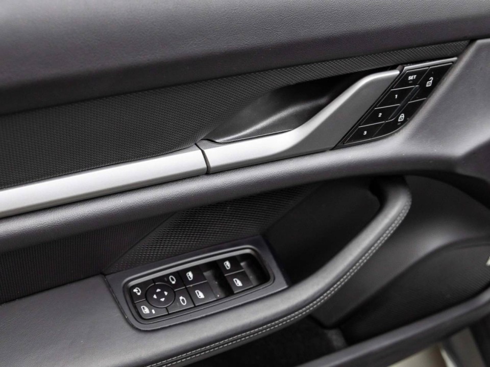 Porsche Taycan 4 Cross Turismo - foto 21