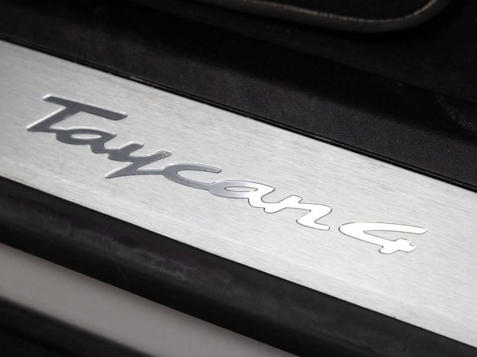 Porsche Taycan 4 Cross Turismo - foto 22